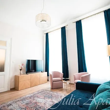 Julia - 2 Bedrooms, 2 Bathrooms, 90 Sqm * ブダペスト
