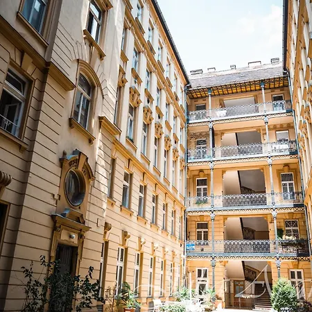 Julia - 2 Bedrooms, 2 Bathrooms, 90 Sqm * Budapest