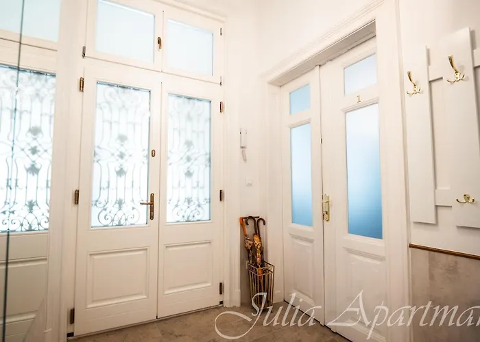 Julia - 2 Bedrooms, 2 Bathrooms, 90 Sqm Appartamento