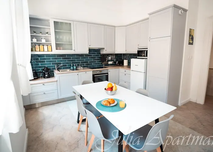 Appartamento Julia - 2 Bedrooms, 2 Bathrooms, 90 Sqm