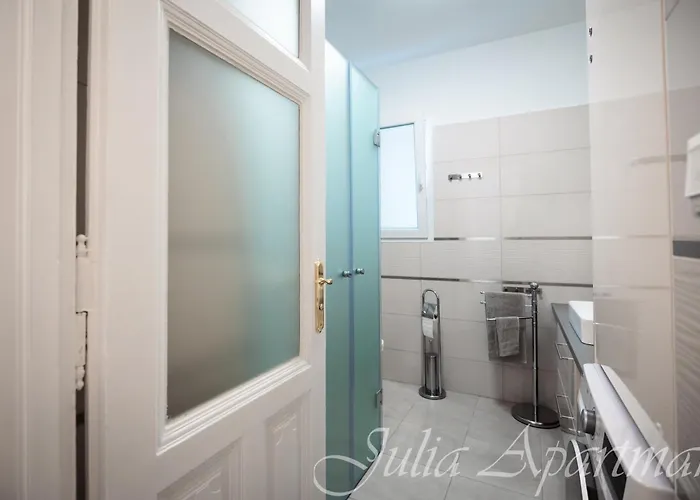 Julia - 2 Bedrooms, 2 Bathrooms, 90 Sqm Appartamento